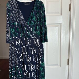 Lauren Ralph Lauren . Size 16,Almost new.length 43 inches, pit2pit 19 inches